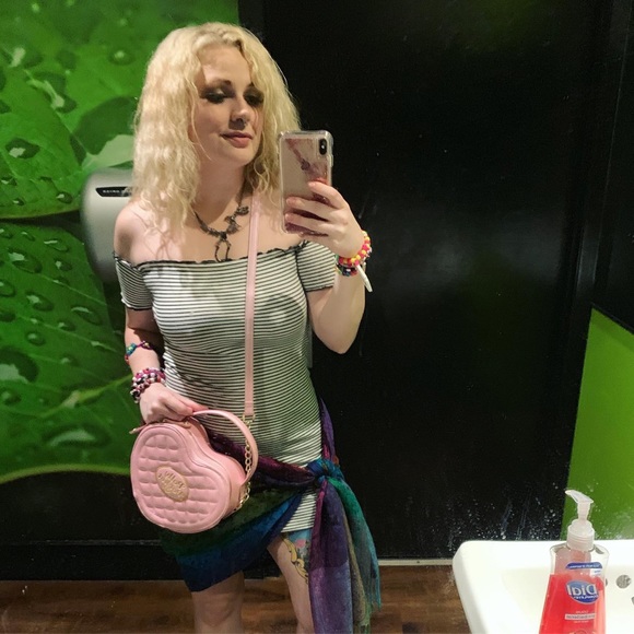 Meet your Posher, Leah - Picture 14 of 17